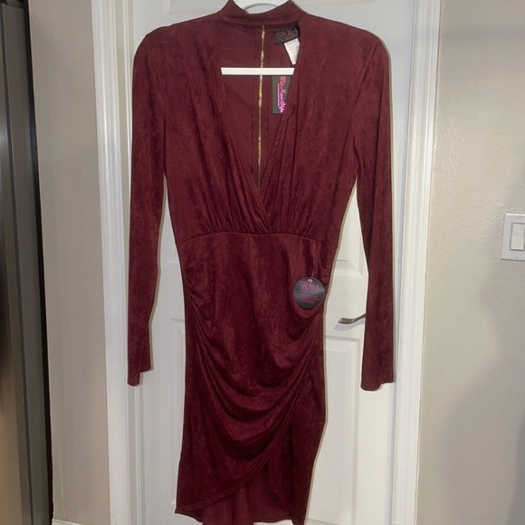 Long Sleeve Velvet Dress - Picture 1 of 6